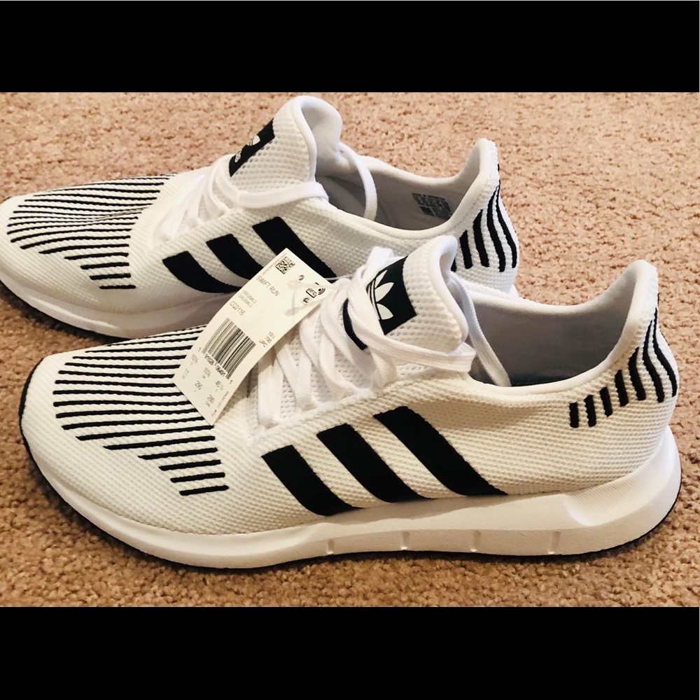 adidas Originals Men’s Swift Run CQ2116